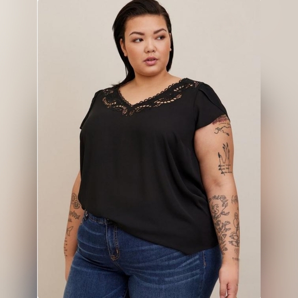 Torrid Black Georgette Embroidered V-Neck Tulip Short sleeve Top Size 1X - Picture 1 of 8